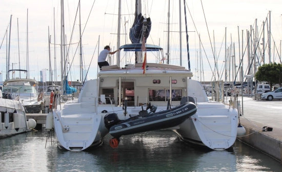 Lagoon 440 usata in vendita