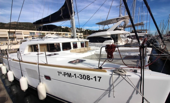 Lagoon 440 usata in vendita