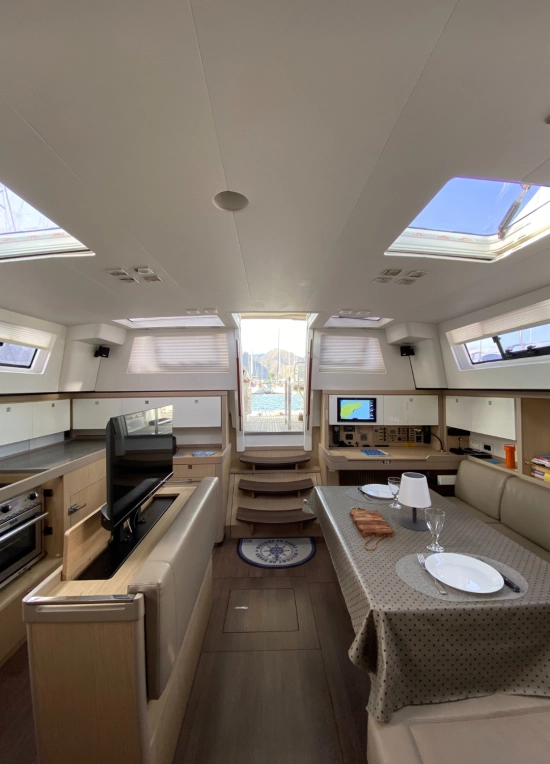 Beneteau SENSE 55 usado à venda